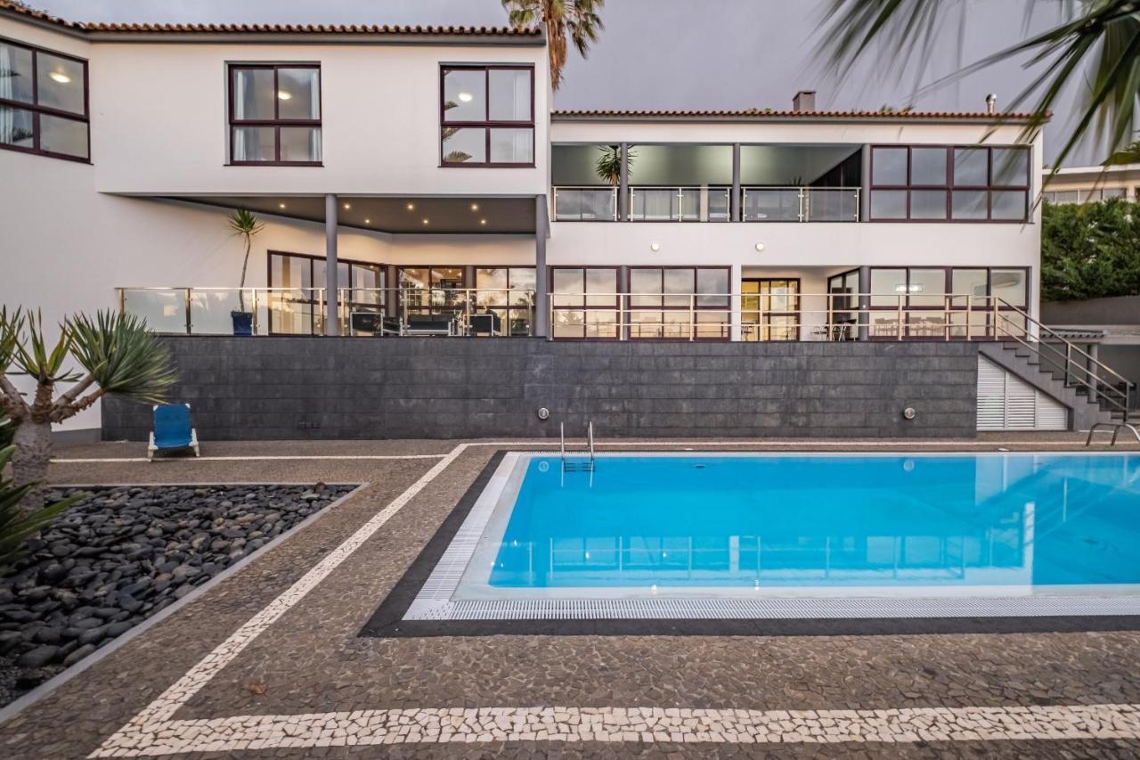 Ample Villa With Pool And Gorgeous Ocean View Фуншал Экстерьер фото